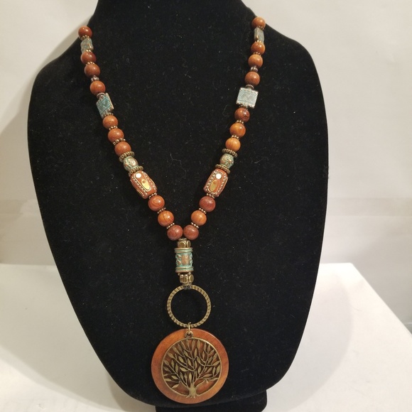 Ladies necklace - Picture 1 of 1